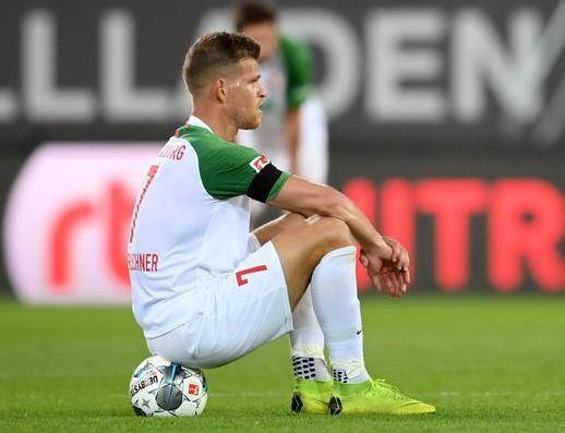  沃尔夫斯堡防守密不透风，德甲铁血防线零封对手  