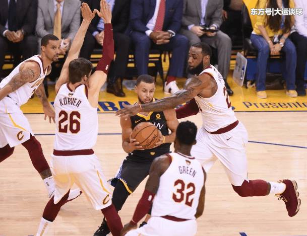  库里单场命中九记三分，勇士狂胜雷霆巩固榜首